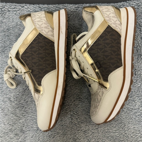 Michael Kors Sneakers - Picture 4 of 8